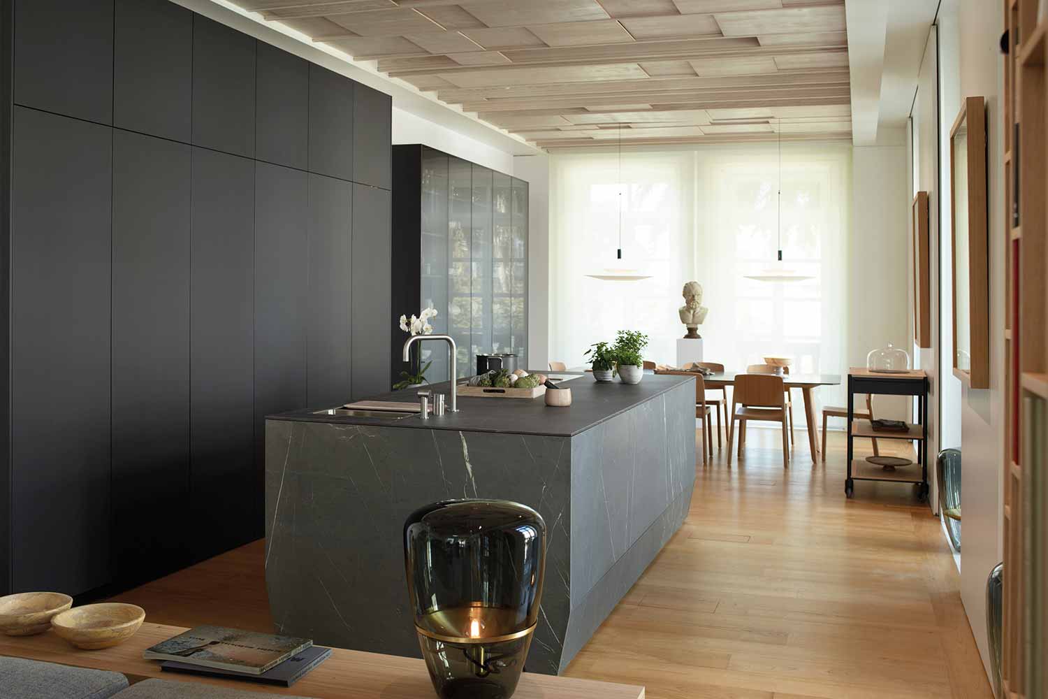 cocina-fine-marmol-gris-y-negro-seda-intro